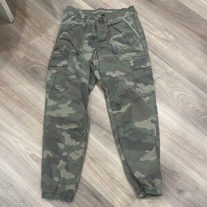 American Eagle camo jogger.